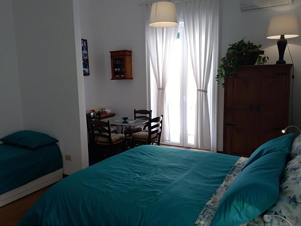 Villino Italia Hotel เนเปิลส์ ภายนอก รูปภาพ